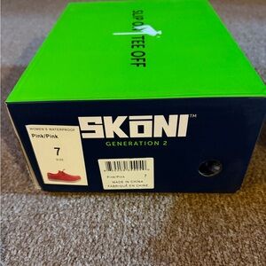 Skōni Gen 2 Women’s Golf Shoes – Waterproof Pink, Size 7, Brand New in Box